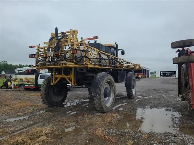 Image of RoGator RG1100B equipment image 2