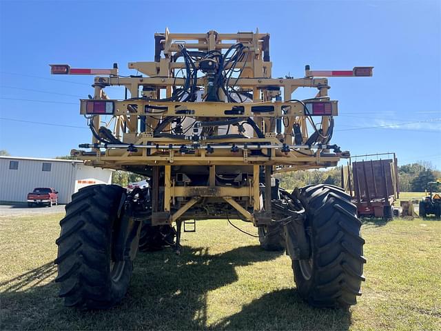 Image of RoGator RG1100 equipment image 3