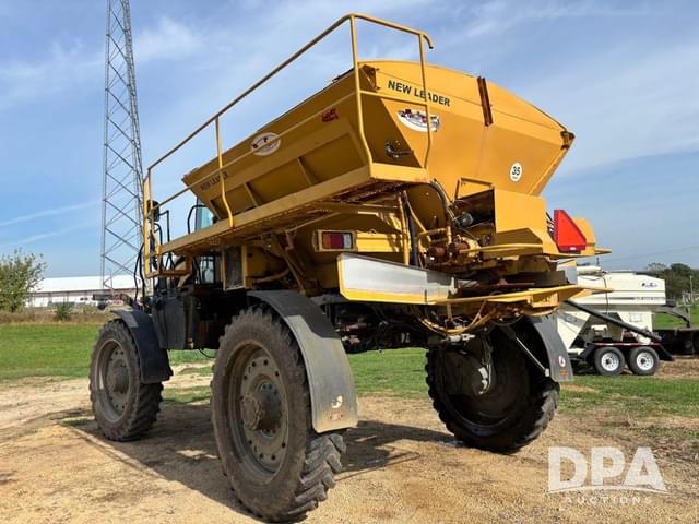 Image of RoGator RG1100 equipment image 4