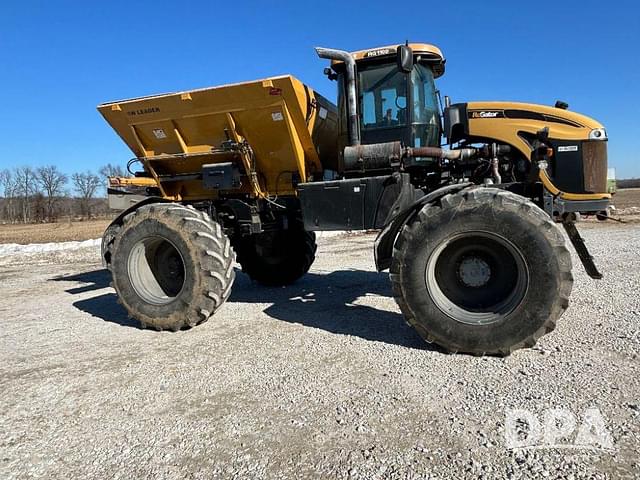 Image of RoGator RG1100 equipment image 1