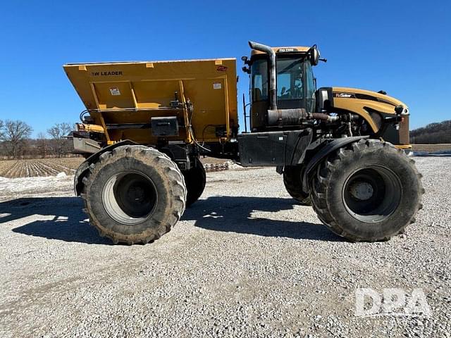 Image of RoGator RG1100 equipment image 2