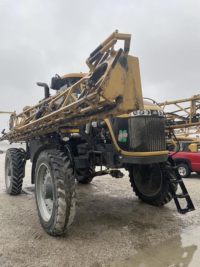 Image of RoGator RG1100 equipment image 3