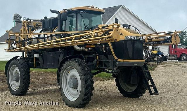 Image of RoGator RG1100 equipment image 2