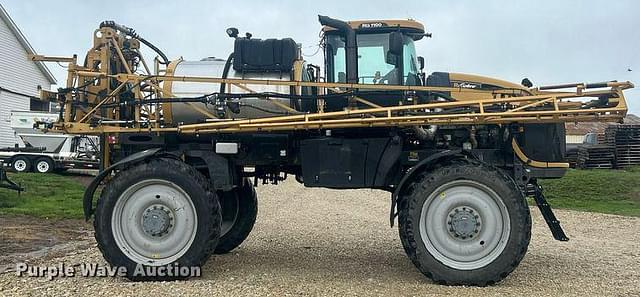 Image of RoGator RG1100 equipment image 3