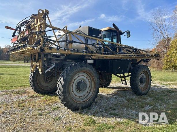 Image of RoGator RG1100 equipment image 3