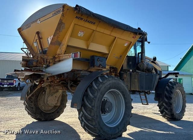 Image of RoGator RG1100 equipment image 4