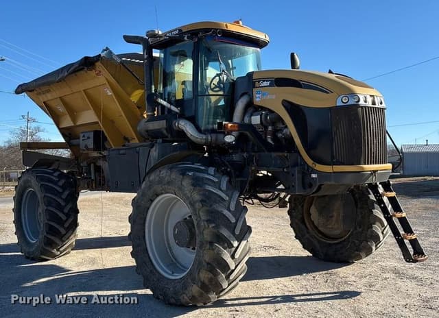 Image of RoGator RG1100 equipment image 2