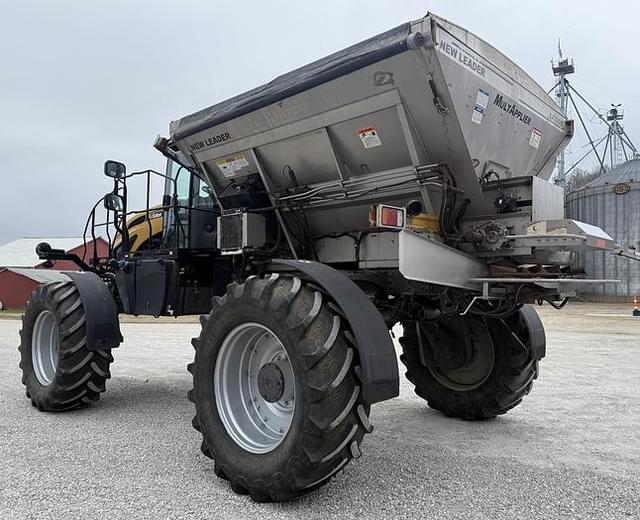 Image of RoGator RG1300 equipment image 2