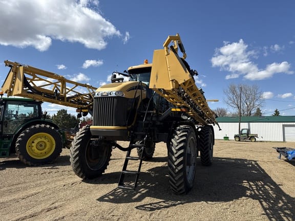 2012 RoGator RG1300 Equipment Image0