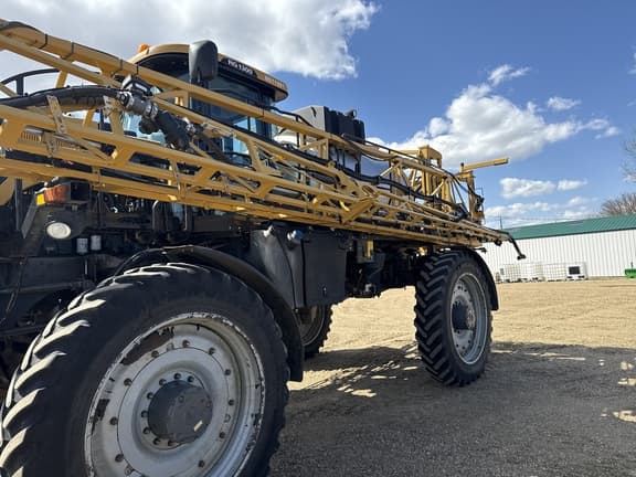 Image of RoGator RG1300 equipment image 1