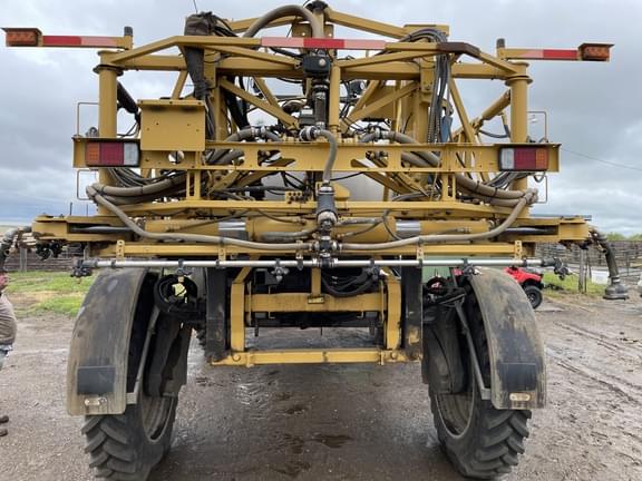 Image of RoGator RG1300 equipment image 2