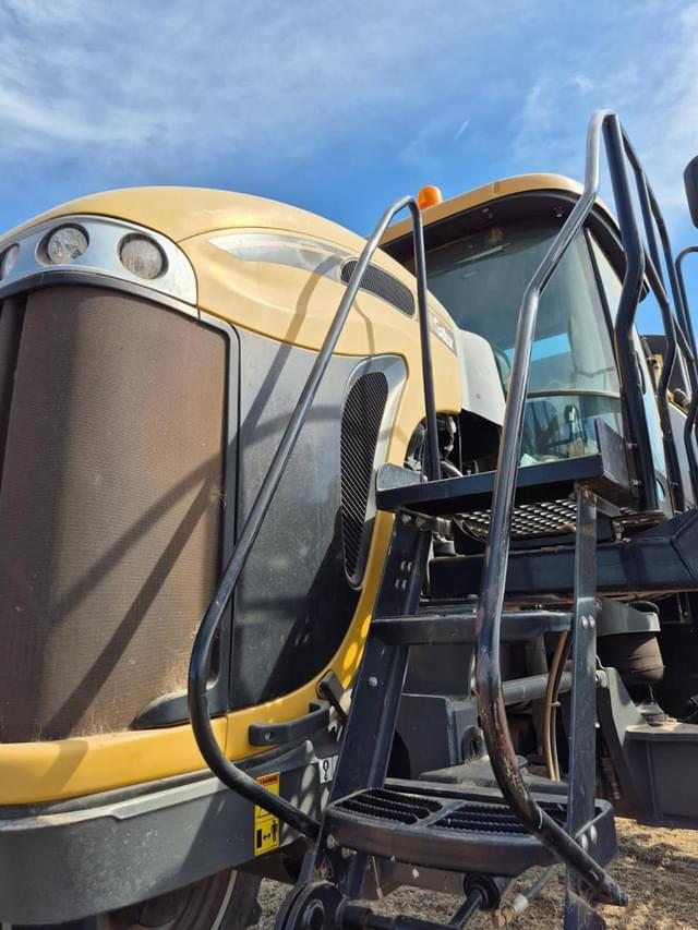 Image of RoGator RG1300 equipment image 4