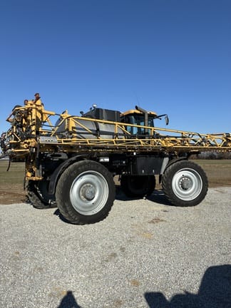 2012 RoGator RG1300 Equipment Image0