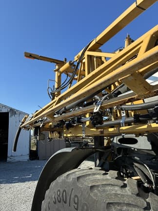 Image of RoGator RG1300 equipment image 3