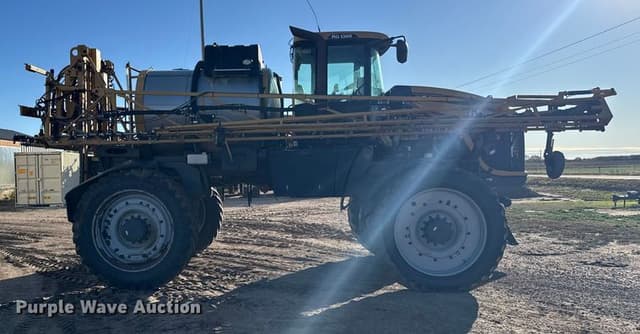 Image of RoGator RG1300 equipment image 3