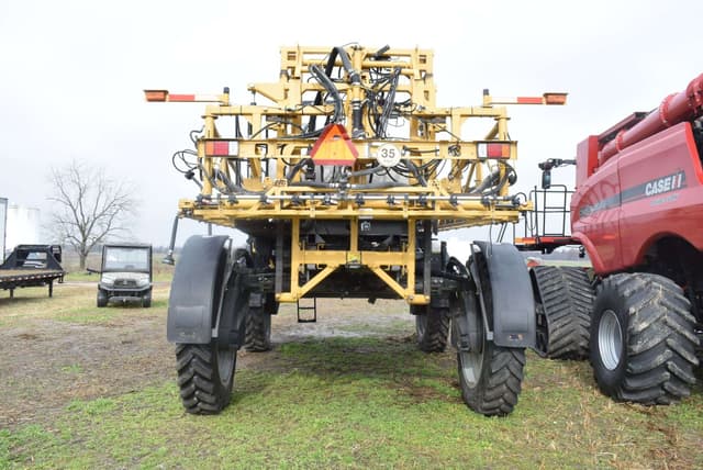 Image of RoGator RG1300 equipment image 4