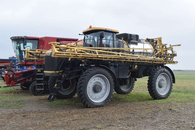 Image of RoGator RG1300 equipment image 1