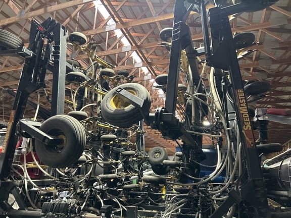 2012 SeedMaster 7012 Equipment Image0