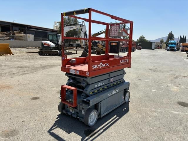 Image of Sky Jack SJIII3219 equipment image 2