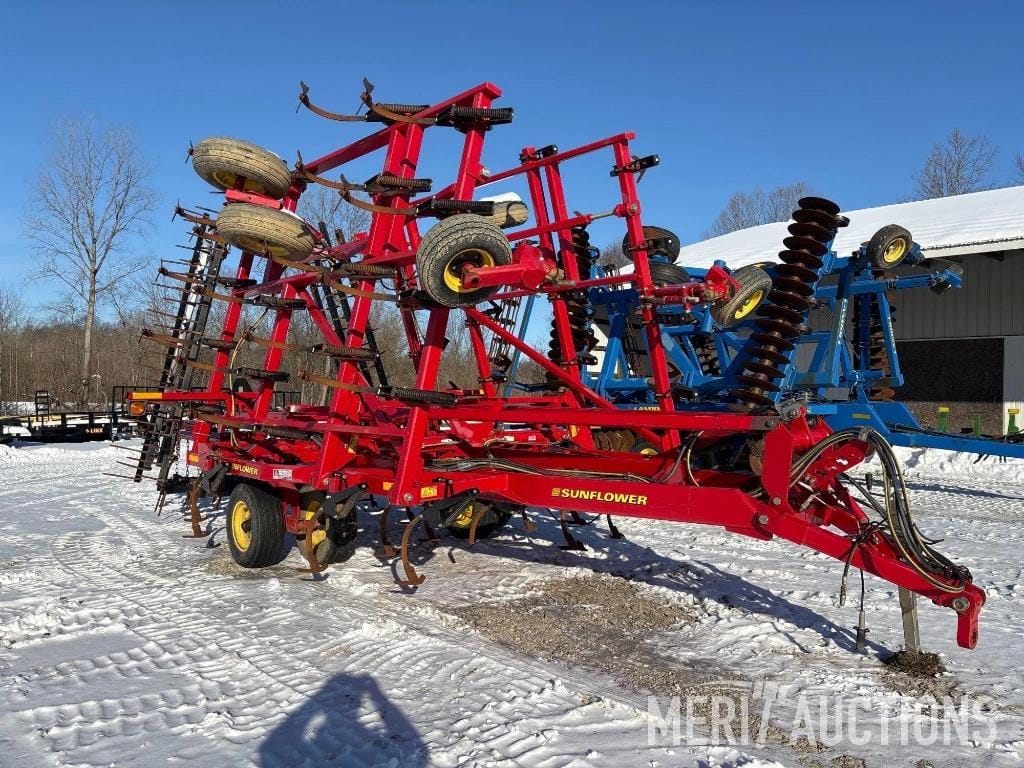 2012 Sunflower 5035-28 Equipment Image0