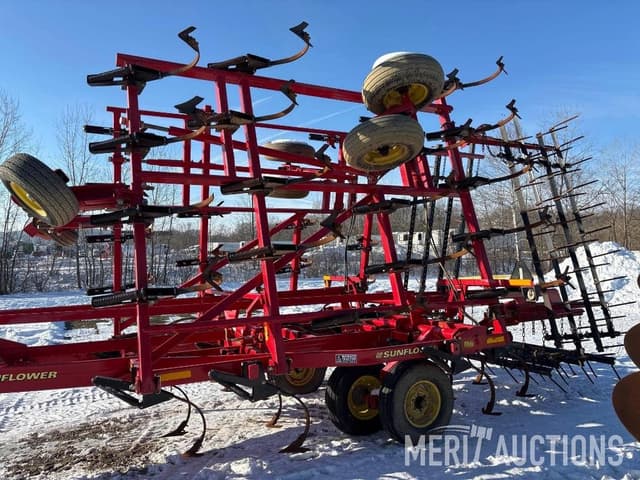 Image of Sunflower 5035-28 equipment image 3