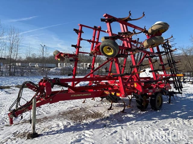 Image of Sunflower 5035-28 equipment image 2