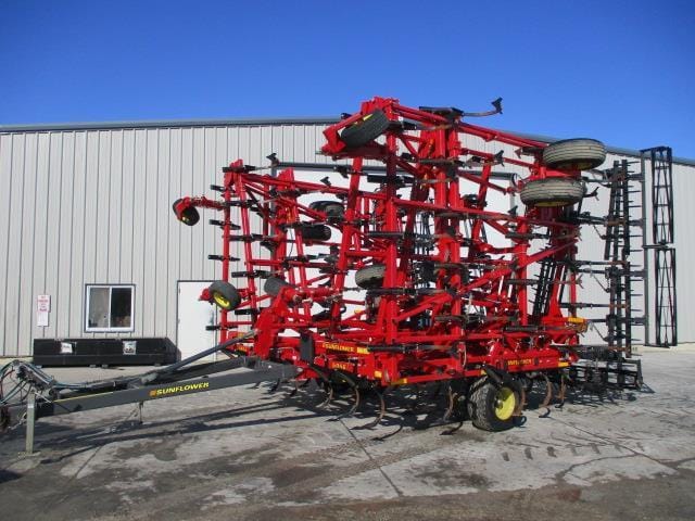 2012 Sunflower 5056 Equipment Image0