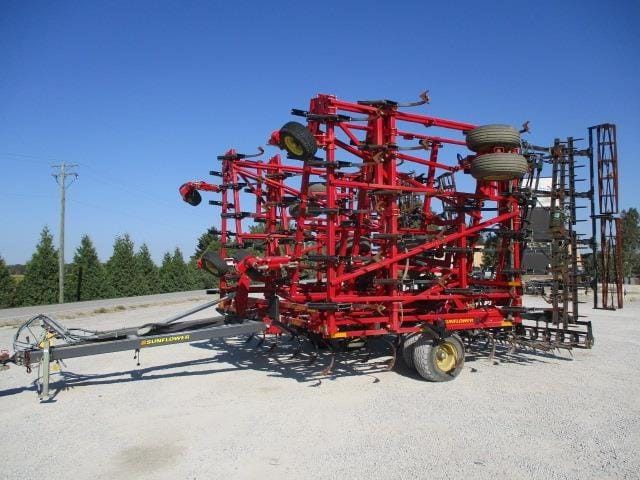 2012 Sunflower 5056 Equipment Image0