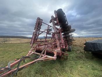 2012 Sunflower 6333 Equipment Image0