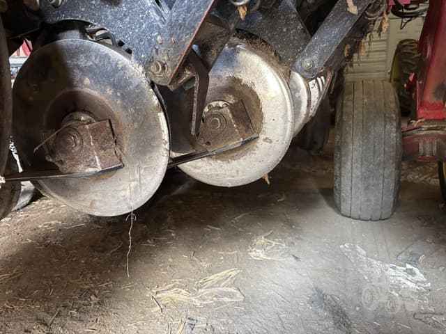 Image of Sunflower 9421 equipment image 4