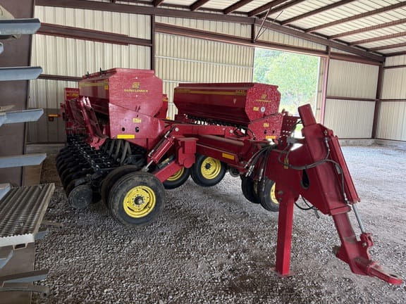 2012 Sunflower 9435 Equipment Image0