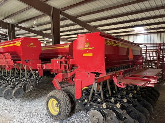 Image of Sunflower 9435 equipment image 3