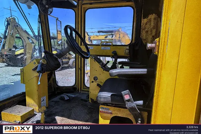 Image of Superior Broom DT80J equipment image 3