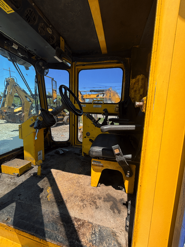 Image of Superior Broom DT80J equipment image 3