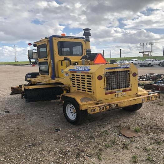 Image of Superior Broom DT80J equipment image 2