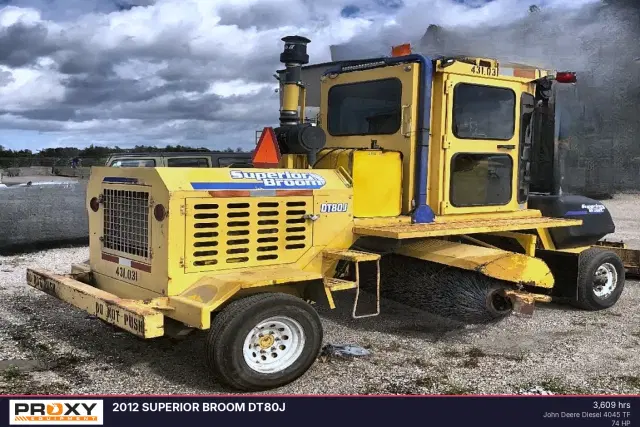 Image of Superior Broom DT80J equipment image 3