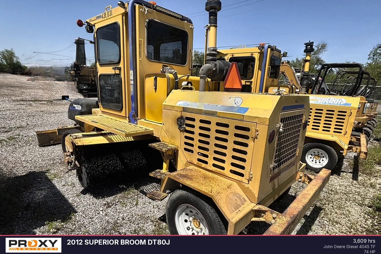 2012 Superior Broom DT80J Equipment Image0