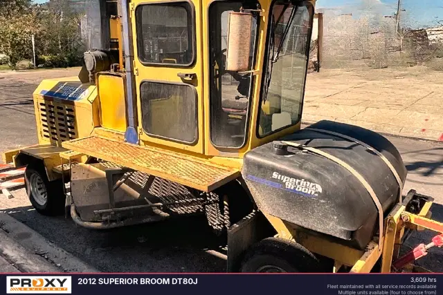 Image of Superior Broom DT80J equipment image 2