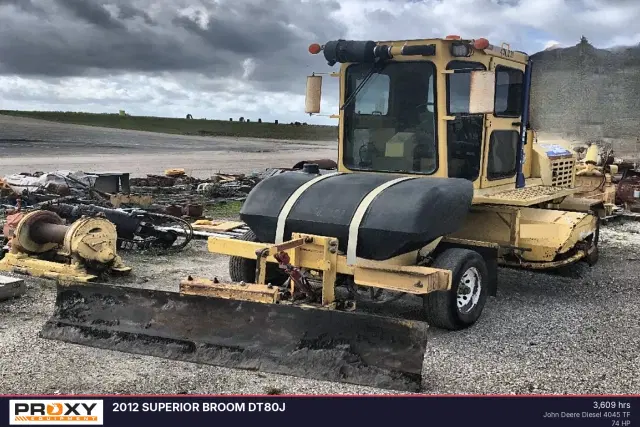 Image of Superior Broom DT80J equipment image 1