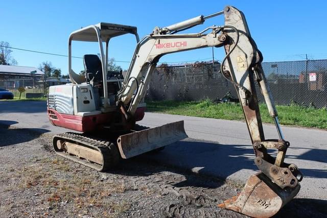 Image of Takeuchi TB228 equipment image 3