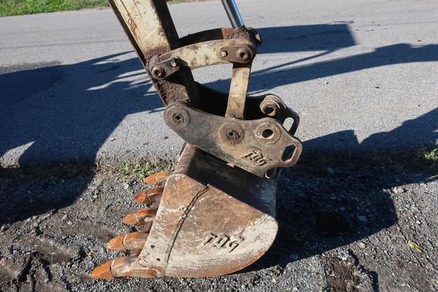 Image of Takeuchi TB228 equipment image 4