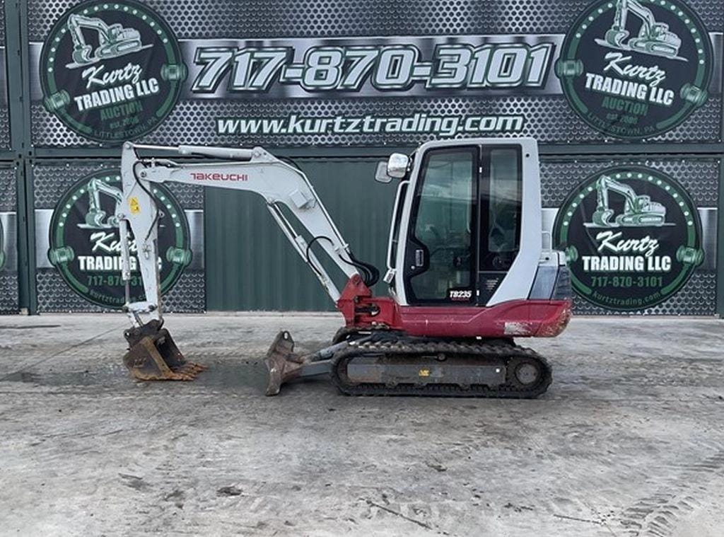 2012 Takeuchi TB235 Equipment Image0