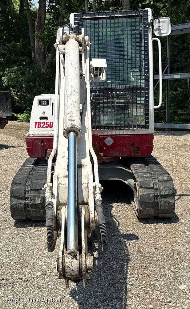 Image of Takeuchi TB250 equipment image 1