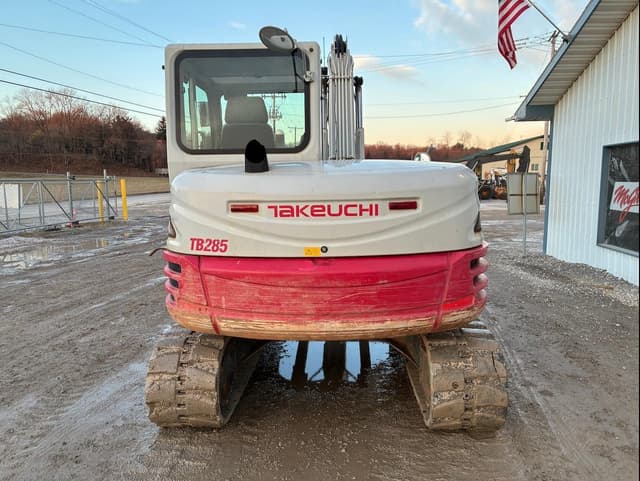 Image of Takeuchi TB285 equipment image 3