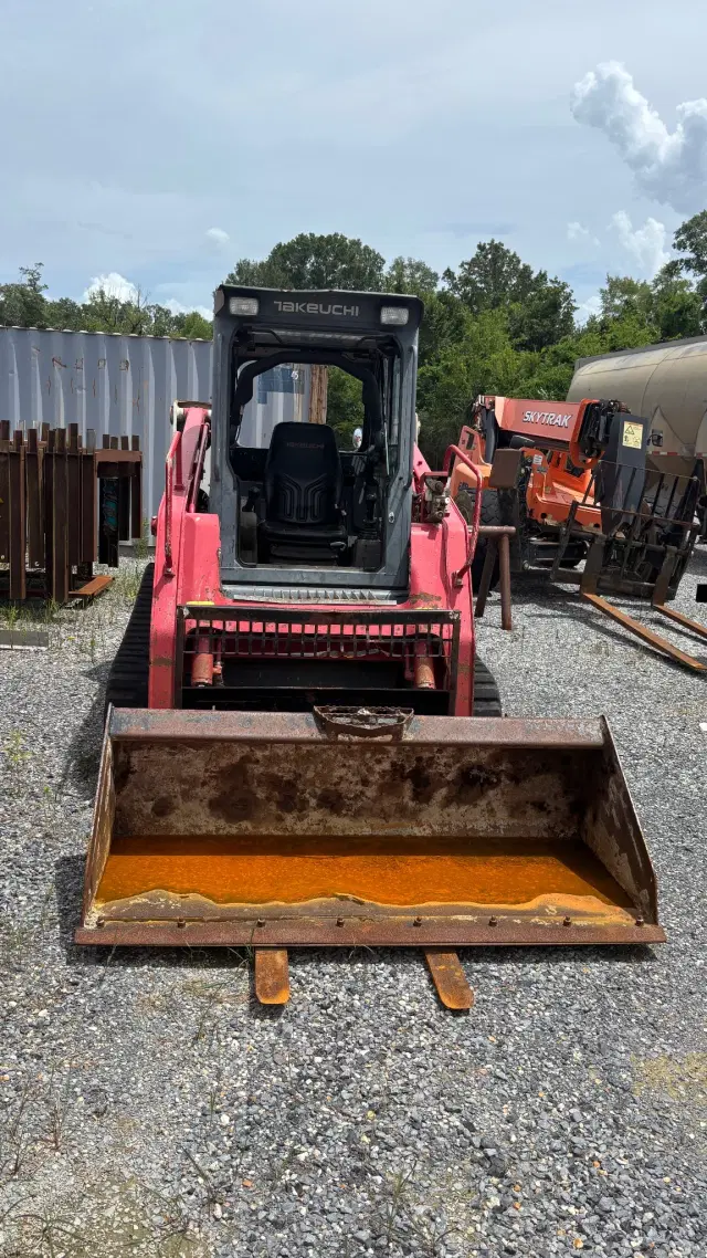 Image of Takeuchi TL12 equipment image 2