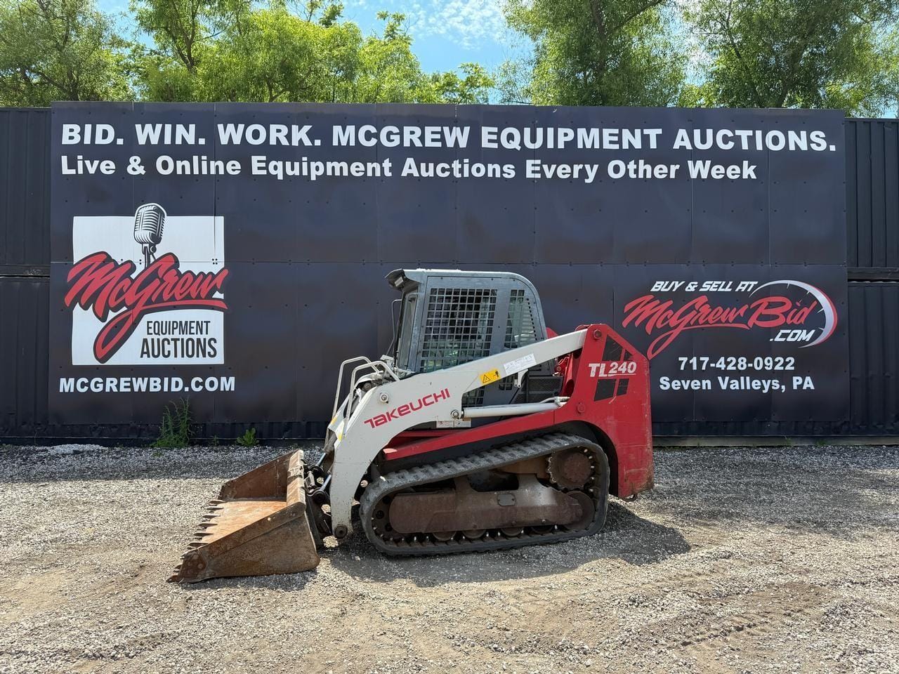 2012 Takeuchi TL240 Equipment Image0