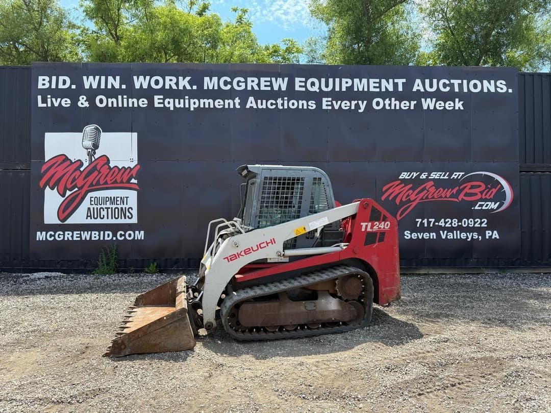 Image of Takeuchi TL240 Primary image