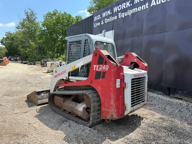 Image of Takeuchi TL240 equipment image 1