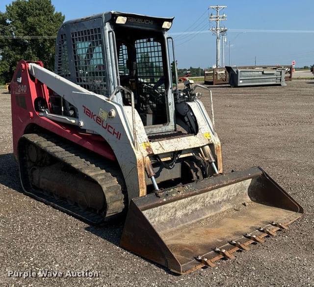 Image of Takeuchi TL240  equipment image 2