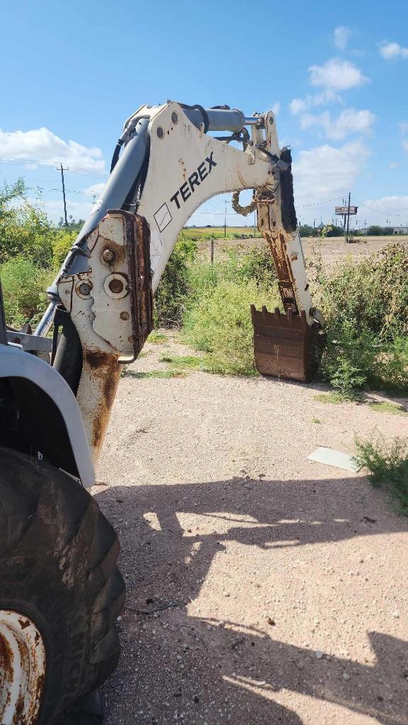 Image of Terex TLB840 equipment image 3